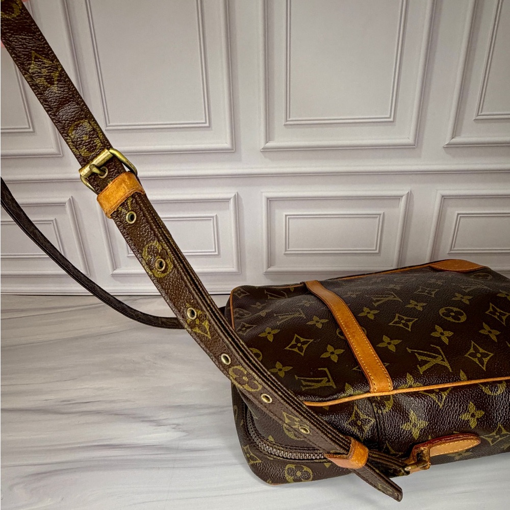 Louis Vuitton Monogram Danube MM Crossbody Bag | Vintage | Full Inclusion | COA - Picture 9 of 14
